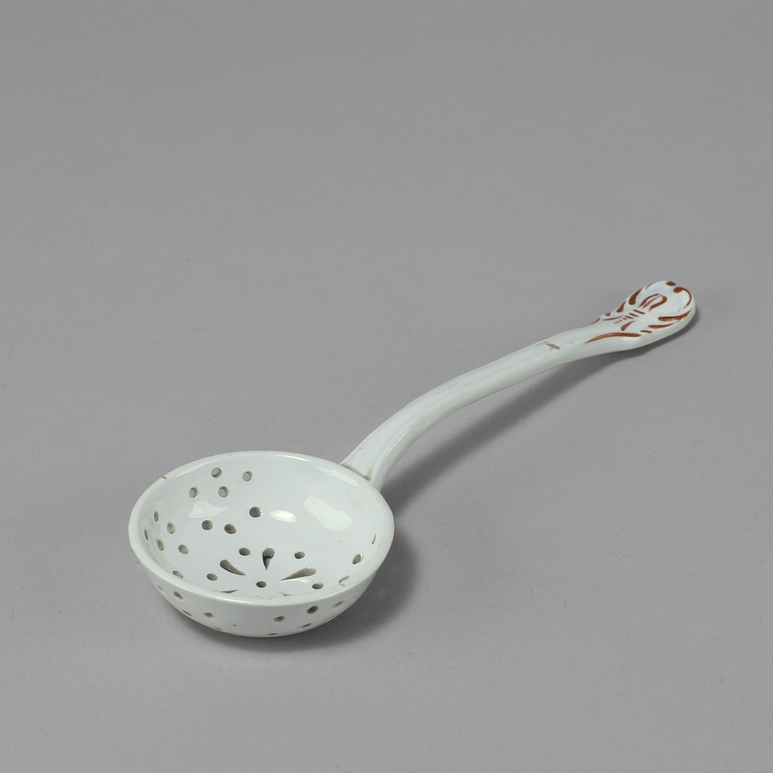 Cuillère soupe porcelaine Porcelain sprinkling spoon - Image 1
