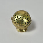 Laiton sponge holder