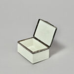Soft-past porcelain box - Image 2