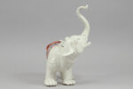 Eléphant à la trompe levée en porcelaine de Samson – Image 5