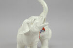 Eléphant à la trompe levée en porcelaine de Samson – Image 10